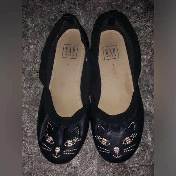 GAP CAT FLATS - Picture 1 of 2
